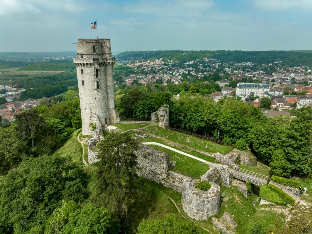 Chateau-de-Montlhery-Essonne