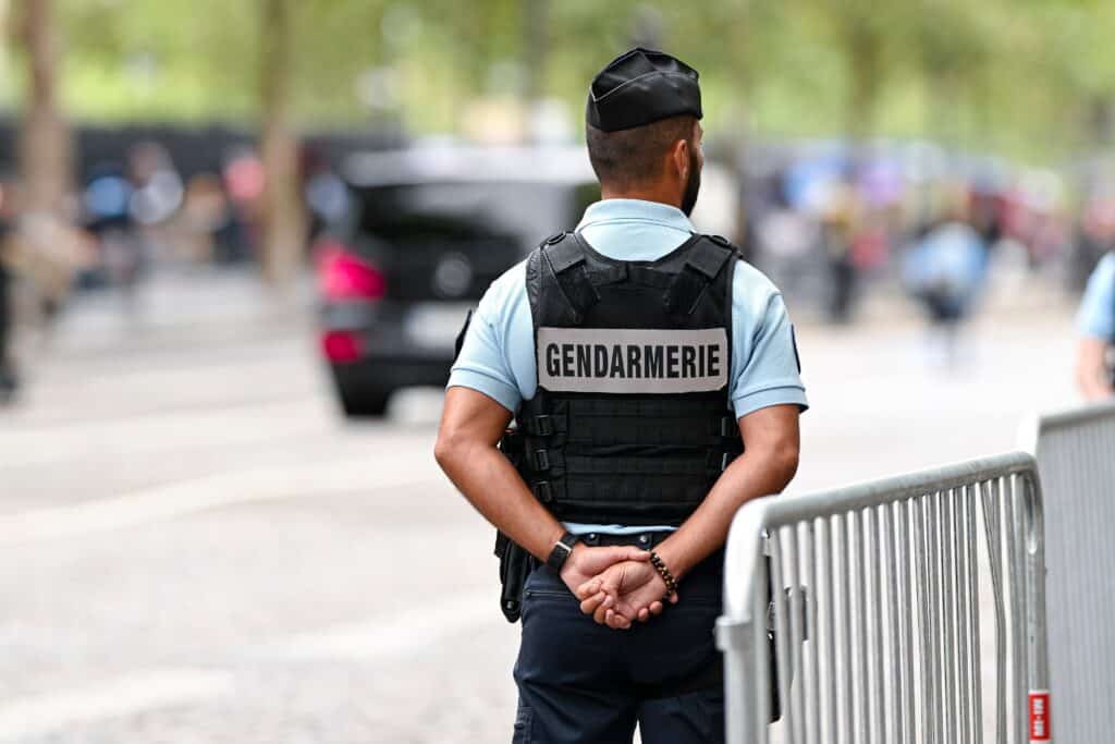 Gendarme-de-dos