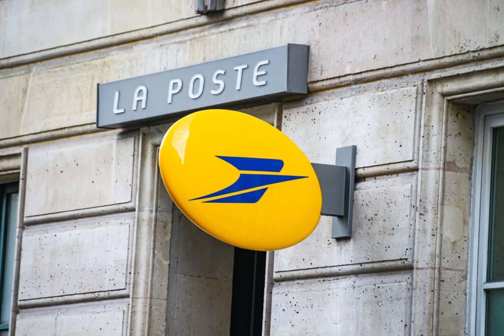 La-Poste-devanture-logo-bureau