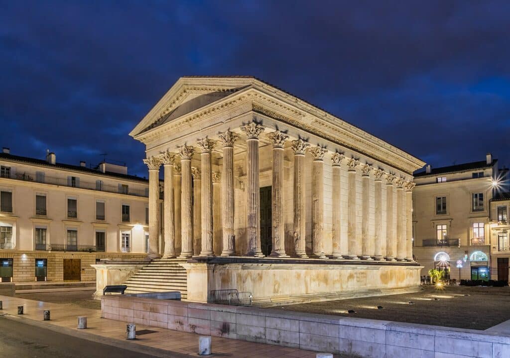 Nîmes Occitanie Antiquité