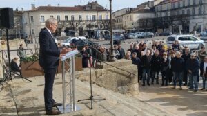 Hommage de la Mairie d'Auch à Claude Bétaille.