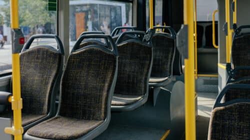 Les sièges d'un bus.