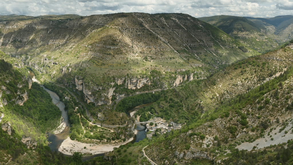 Le village abandonné de Saint-Chély-du-Tarn