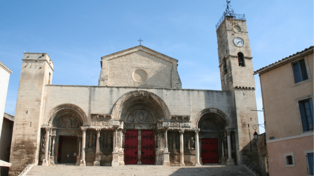 Abbatiale Saint-Gilles chemins Compostelle