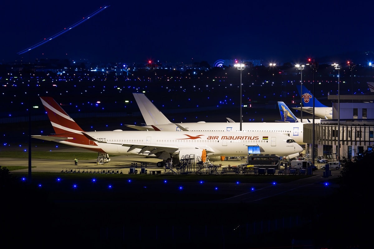 L'aéroport Toulouse-Blagnac la nuit