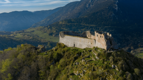 Le château de Montségur est candidat au patrimoine mondial de l'Unesco.