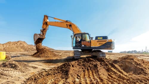 Un tracteur en plein travaux.