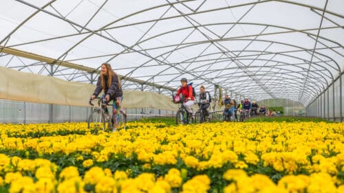 Les participants du Vélotour passe par des sites habituellement fermés aux cyclistes.